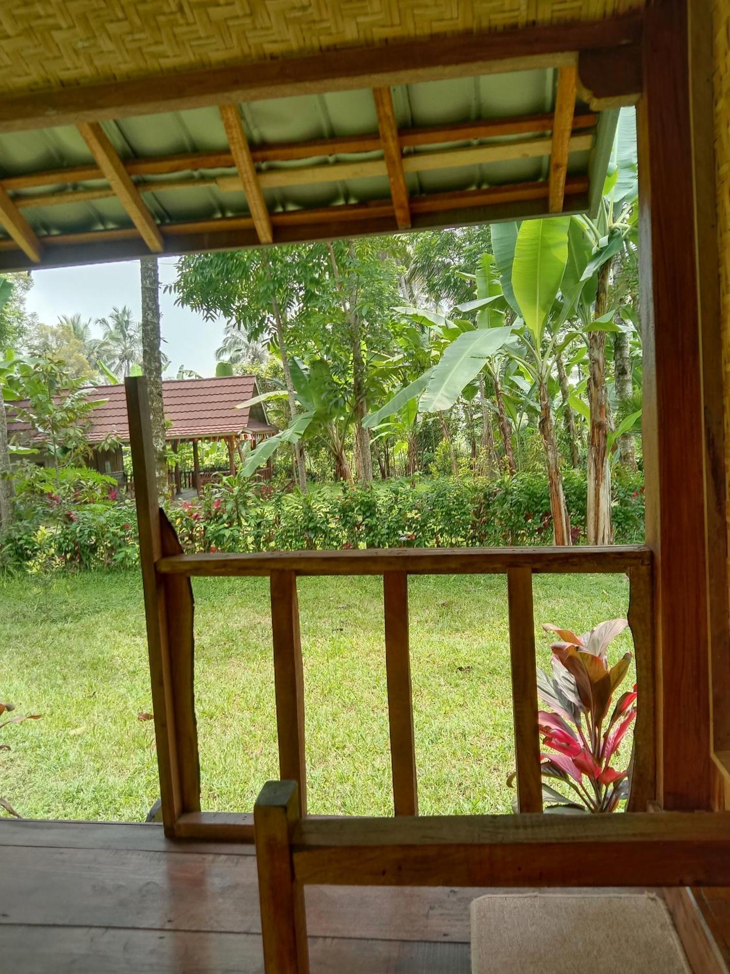 Banana Bungalows Tetebatu Exteriör bild